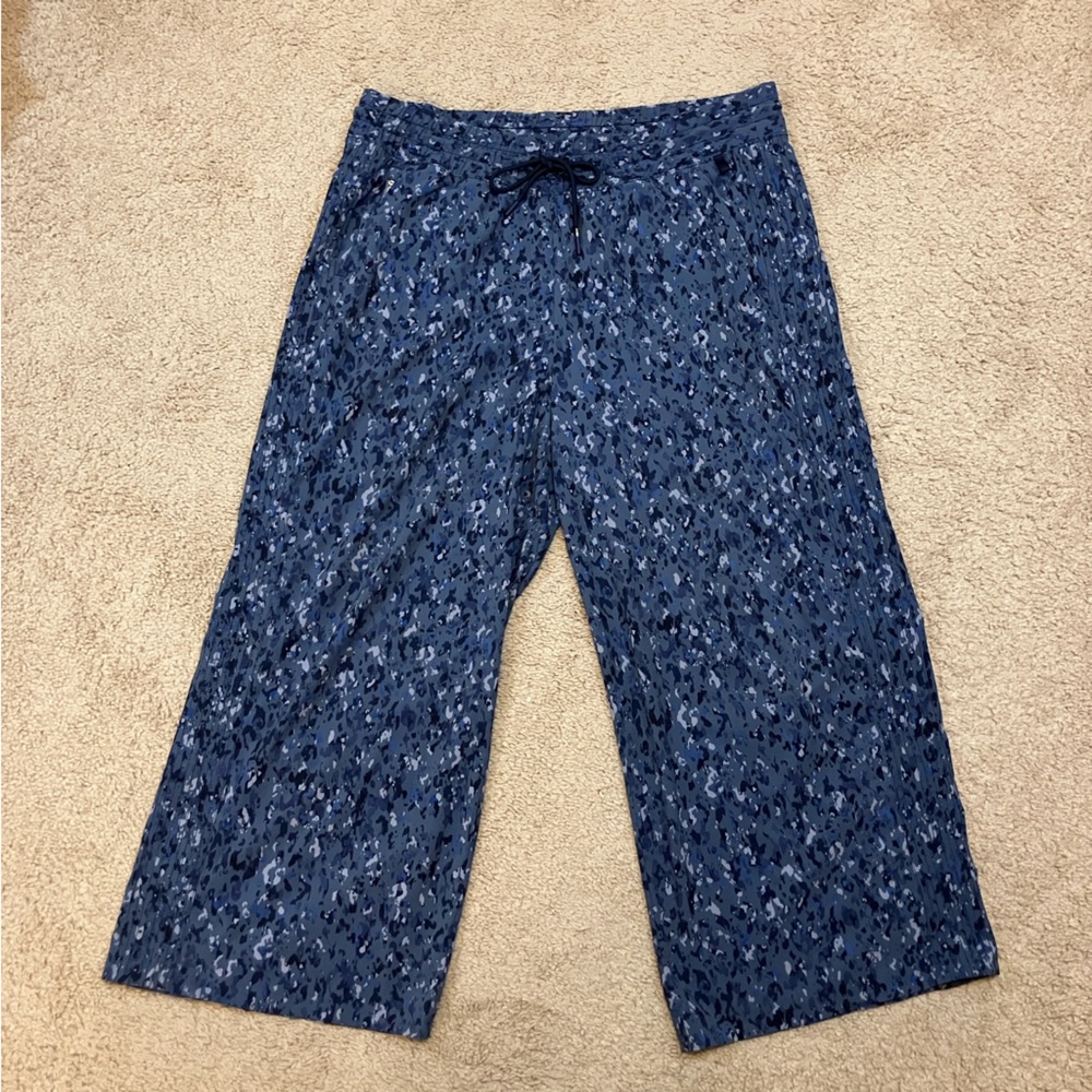 Athleta Women’s Track Pants Size 16 Athletic Joggers Blue Camouflage Abstract
